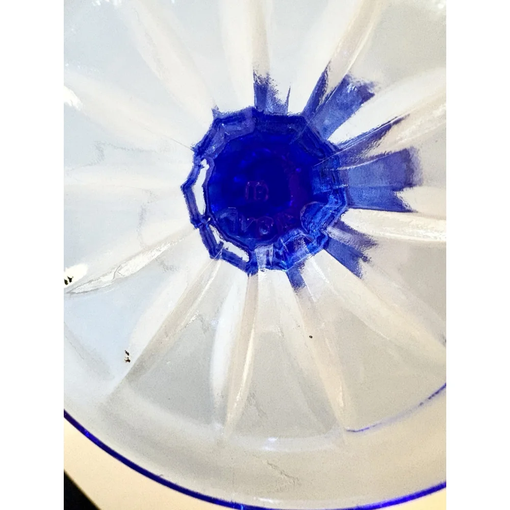 Vintage Cobalt Blue Cameo Portrait Goblets Set of 2 Medallion Glass Wine Glasses - Picture 5 of 6